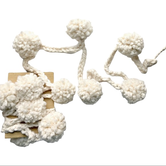 NWT Pompom Yarn Garland Decor Boho Shabby Chic DIY Christmas Tree Decor Ornament - Picture 3 of 4